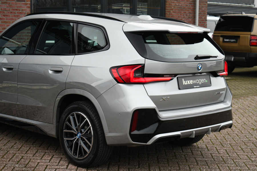 BMW X1 xDrive25e M-Sport ACC HUD E-zetels 360-cam Shadowline