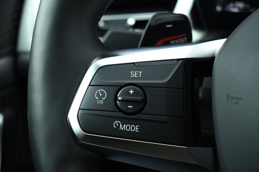 BMW X1 xDrive25e M-Sport ACC HUD E-zetels 360-cam Shadowline