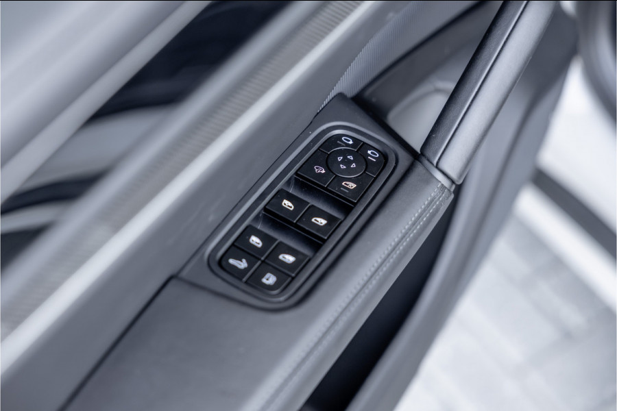 Porsche Cayenne Coupé 3.0 S E-Hybrid - Origineel NL | Panorama | Passenger Display | Achterasbesturing | Stoelkoeling