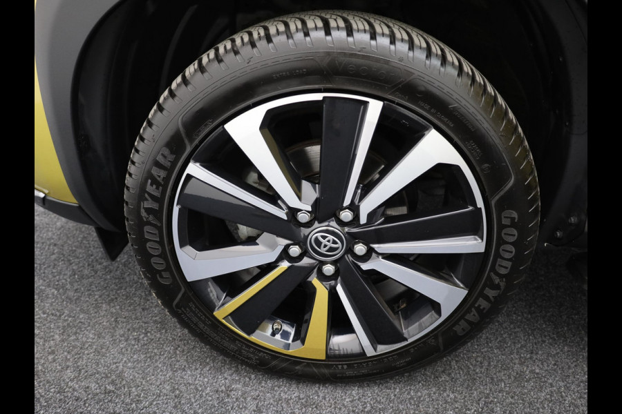 Toyota Yaris Cross 1.5 Hybrid Adventure | Elk. A-klep | JBL | Head Up | All-season Banden | Prijs Rijklaar!!