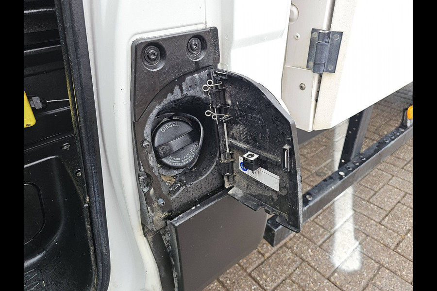 Iveco Daily 35C14V kipper, kist, airco, trekhaak, 162 dkm.