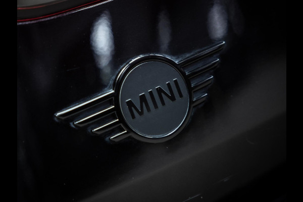 MINI Clubman 2.0 JCW ALL4 John Cooper Works | JCW | Rood dak | Sportstoelen | Stoelverwarming | Head-Up |
