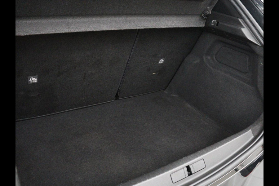 Opel Corsa 1.2 GS Line | Half leder | Cruise control | Carplay | Camera | Park assist | Virtueel dashboard | Lichtmetaal 16"
