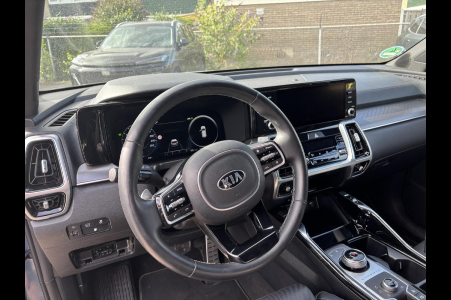 Kia Sorento 1.6 T-GDI Plug-in Hybrid 4WD ExecutiveLine 7p. | NET BINNEN, MEER FOTO'S VOLGEN |  Afneembare trekhaak |  BTW verrekenbaar | Bestuurdersstoel Met Geheugen |  Geluidssysteem Bose | Stoelverwarming | Achterstoelverwarming