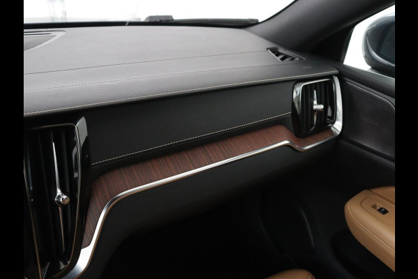 Volvo V60 2.0 T6 Recharge AWD Inscription | SOH 97.5% | Trekhaak | Panoramadak | Leder | Stoelventilatie | Stuur/stoel verwarming | Harman/Kardon | Adaptive cruise | 360 camera | Carplay | Memory |