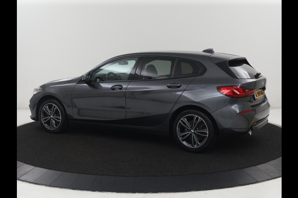 BMW 1-serie 118i Executive Edition Sport Line | Half Leder | Carplay | Cruise control | Park assist | Sfeerverlichting | Climate contol | Virtual Dashboard | Full LED | Navigatie |