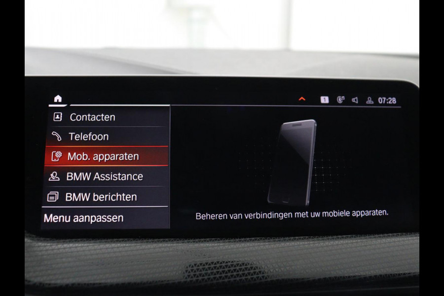 BMW 1-serie 118i Executive Edition Sport Line | Half Leder | Carplay | Cruise control | Park assist | Sfeerverlichting | Climate contol | Virtual Dashboard | Full LED | Navigatie |
