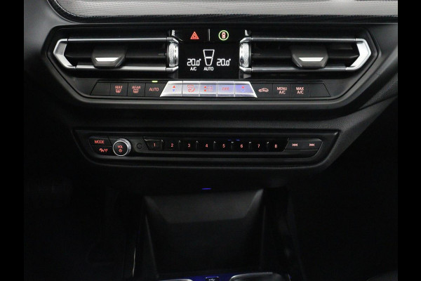 BMW 1-serie 118i Executive Edition Sport Line | Half Leder | Carplay | Cruise control | Park assist | Sfeerverlichting | Climate contol | Virtual Dashboard | Full LED | Navigatie |