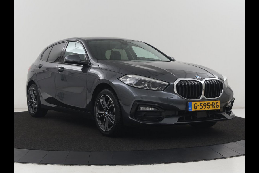 BMW 1-serie 118i Executive Edition Sport Line | Half Leder | Carplay | Cruise control | Park assist | Sfeerverlichting | Climate contol | Virtual Dashboard | Full LED | Navigatie |