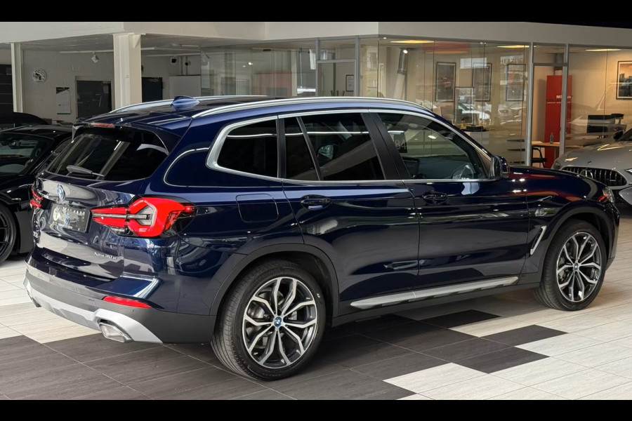 BMW X3 xDrive30e ** LASER, COGNAC LEDER, PANO, MEMORY, HuD, VERST. A-BANK, 20-inch LMV ** 1e eig - UNFALLFREI ** ** INFORMEER OOK NAAR ONZE AANTREKKELIJKE FINANCIAL-LEASE TARIEVEN **