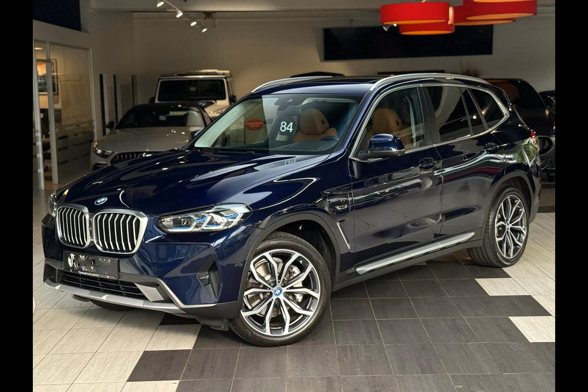 BMW X3 xDrive30e ** LASER, COGNAC LEDER, PANO, MEMORY, HuD, VERST. A-BANK, 20-inch LMV ** 1e eig - UNFALLFREI ** ** INFORMEER OOK NAAR ONZE AANTREKKELIJKE FINANCIAL-LEASE TARIEVEN **