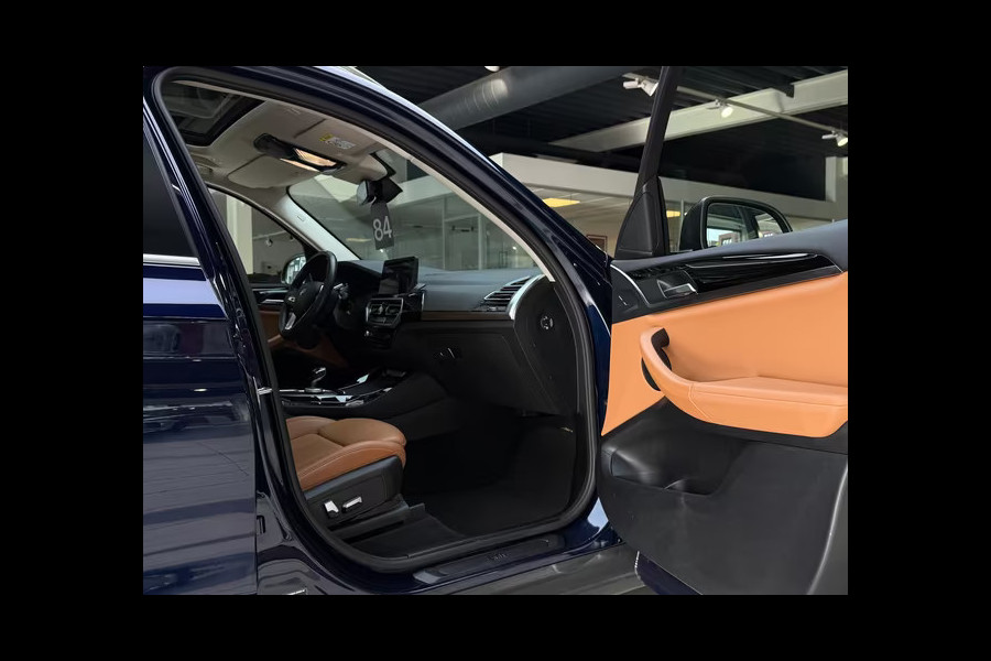 BMW X3 xDrive30e ** LASER, COGNAC LEDER, PANO, MEMORY, HuD, VERST. A-BANK, 20-inch LMV ** 1e eig - UNFALLFREI ** ** INFORMEER OOK NAAR ONZE AANTREKKELIJKE FINANCIAL-LEASE TARIEVEN **
