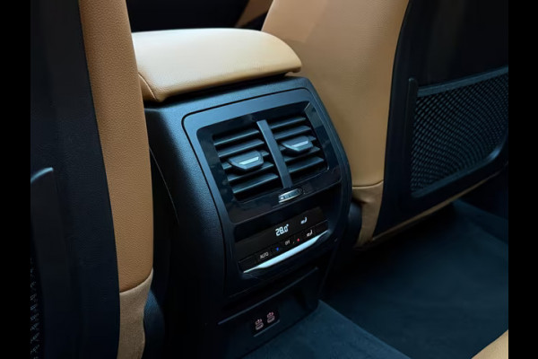 BMW X3 xDrive30e ** LASER, COGNAC LEDER, PANO, MEMORY, HuD, VERST. A-BANK, 20-inch LMV ** 1e eig - UNFALLFREI ** ** INFORMEER OOK NAAR ONZE AANTREKKELIJKE FINANCIAL-LEASE TARIEVEN **