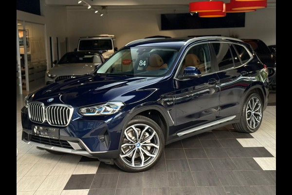 BMW X3 xDrive30e ** LASER, COGNAC LEDER, PANO, MEMORY, HuD, VERST. A-BANK, 20-inch LMV ** 1e eig - UNFALLFREI ** ** INFORMEER OOK NAAR ONZE AANTREKKELIJKE FINANCIAL-LEASE TARIEVEN **