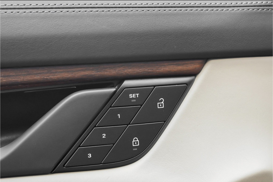 Porsche Taycan 79 kWh Pano Luchtvering 360° 13.000 KM 1e Eig 21"