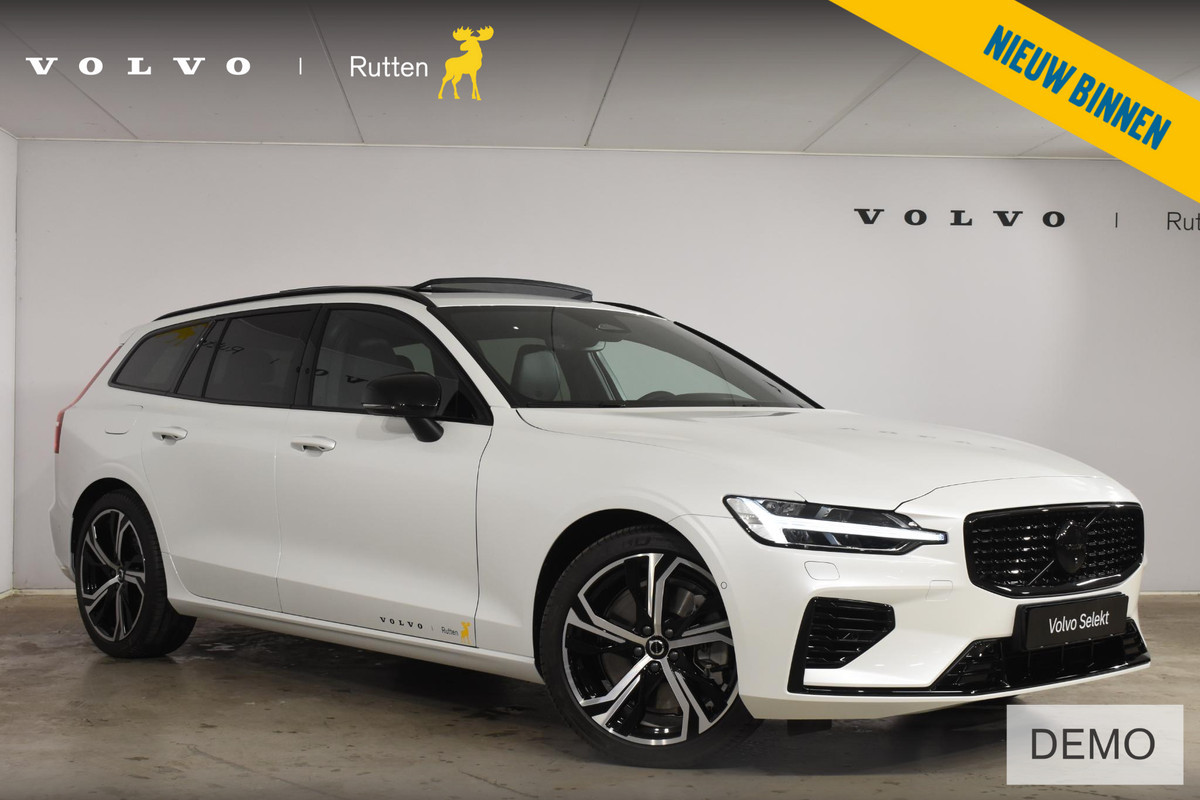 Volvo V60 T8 455PK Plug-in hybrid AWD Ultra Dark Performance Edition / Polestar Optimalisatie / Glossy black Logo's / 360 Camera / Harman Kardon audio / Head-up display / Panorama dak / 19" / Stoel- en stuurverwarming