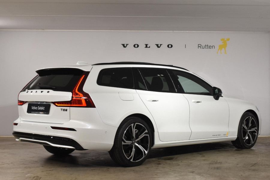 Volvo V60 T8 455PK Plug-in hybrid AWD Ultra Dark Performance Edition / Polestar Optimalisatie / Glossy black Logo's / 360 Camera / Harman Kardon audio / Head-up display / Panorama dak / 19" / Stoel- en stuurverwarming