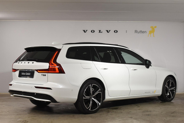 Volvo V60 T8 455PK Plug-in hybrid AWD Ultra Dark Performance Edition / Polestar Optimalisatie / Glossy black Logo's / 360 Camera / Harman Kardon audio / Head-up display / Panorama dak / 19" / Stoel- en stuurverwarming