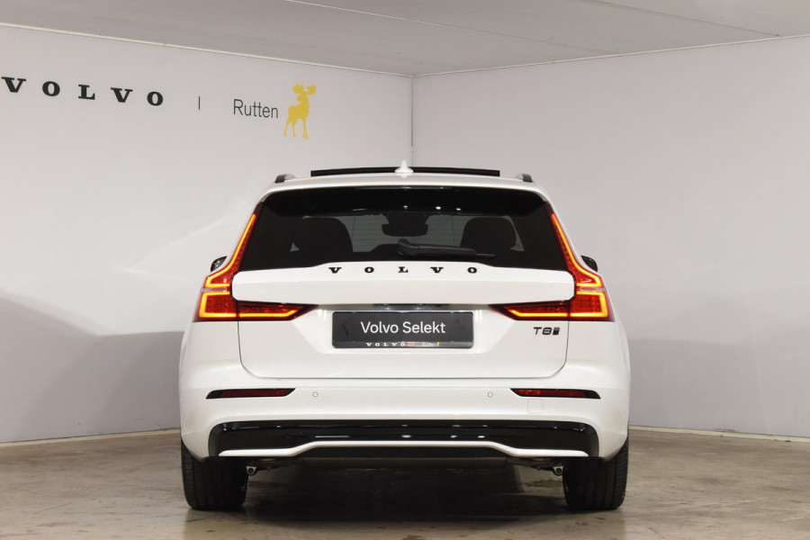 Volvo V60 T8 455PK Plug-in hybrid AWD Ultra Dark Performance Edition / Polestar Optimalisatie / Glossy black Logo's / 360 Camera / Harman Kardon audio / Head-up display / Panorama dak / 19" / Stoel- en stuurverwarming
