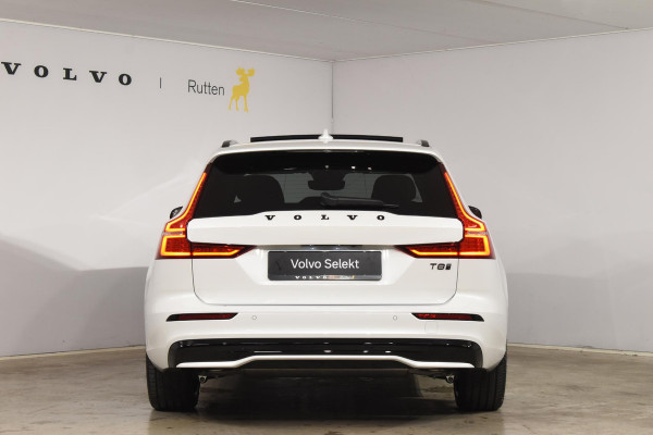 Volvo V60 T8 455PK Plug-in hybrid AWD Ultra Dark Performance Edition / Polestar Optimalisatie / Glossy black Logo's / 360 Camera / Harman Kardon audio / Head-up display / Panorama dak / 19" / Stoel- en stuurverwarming