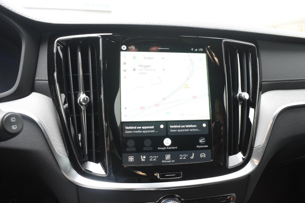 Volvo V60 T8 455PK Plug-in hybrid AWD Ultra Dark Performance Edition / Polestar Optimalisatie / Glossy black Logo's / 360 Camera / Harman Kardon audio / Head-up display / Panorama dak / 19" / Stoel- en stuurverwarming