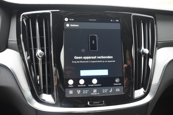 Volvo V60 T8 455PK Plug-in hybrid AWD Ultra Dark Performance Edition / Polestar Optimalisatie / Glossy black Logo's / 360 Camera / Harman Kardon audio / Head-up display / Panorama dak / 19" / Stoel- en stuurverwarming