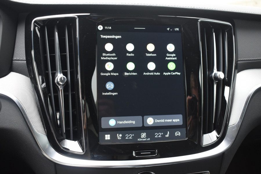 Volvo V60 T8 455PK Plug-in hybrid AWD Ultra Dark Performance Edition / Polestar Optimalisatie / Glossy black Logo's / 360 Camera / Harman Kardon audio / Head-up display / Panorama dak / 19" / Stoel- en stuurverwarming