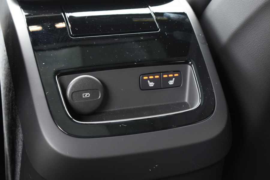 Volvo V60 T8 455PK Plug-in hybrid AWD Ultra Dark Performance Edition / Polestar Optimalisatie / Glossy black Logo's / 360 Camera / Harman Kardon audio / Head-up display / Panorama dak / 19" / Stoel- en stuurverwarming