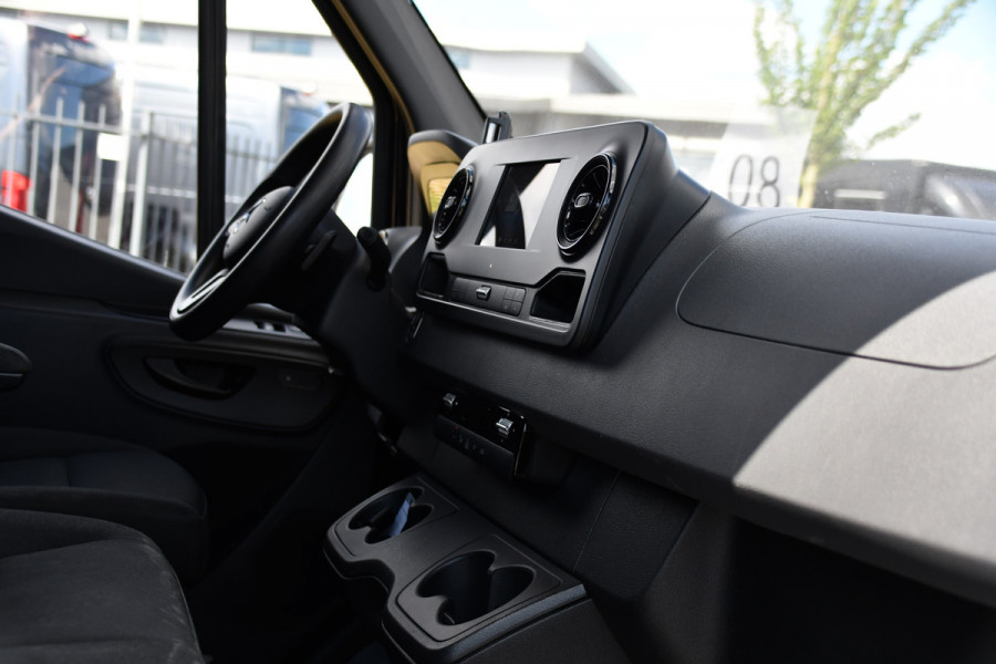 Mercedes-Benz Sprinter 314 2.2 CDI L2H1 Black Edition Camera, Cruise, Carplay, Multimedia, Airco, Trekhaak, 143pk, Automaat, Uniek!