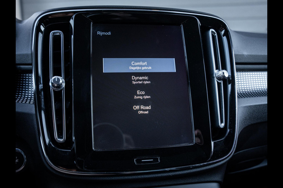 Volvo XC40 2.0 T5 AWD R-Design Intro Edition - Pano l H/Kardon l Memory l Camera