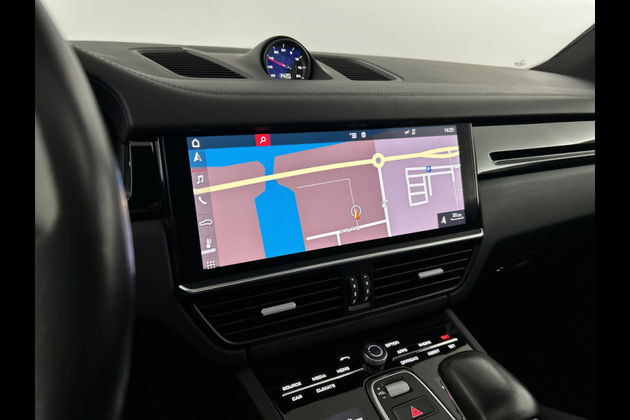Porsche Cayenne 3.0 Pano-dak/Sport Chrono/Trekhaak/Luchtvering/PDLS-LED