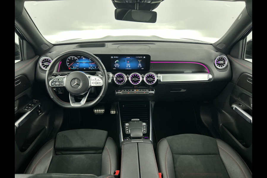 Mercedes-Benz Glb 180 AMG Line 7p. Pano | 360cam | Head-up | Night pakket