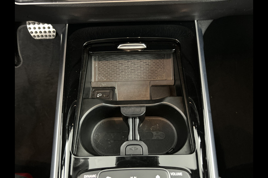 Mercedes-Benz Glb 180 AMG Line 7p. Pano | 360cam | Head-up | Night pakket