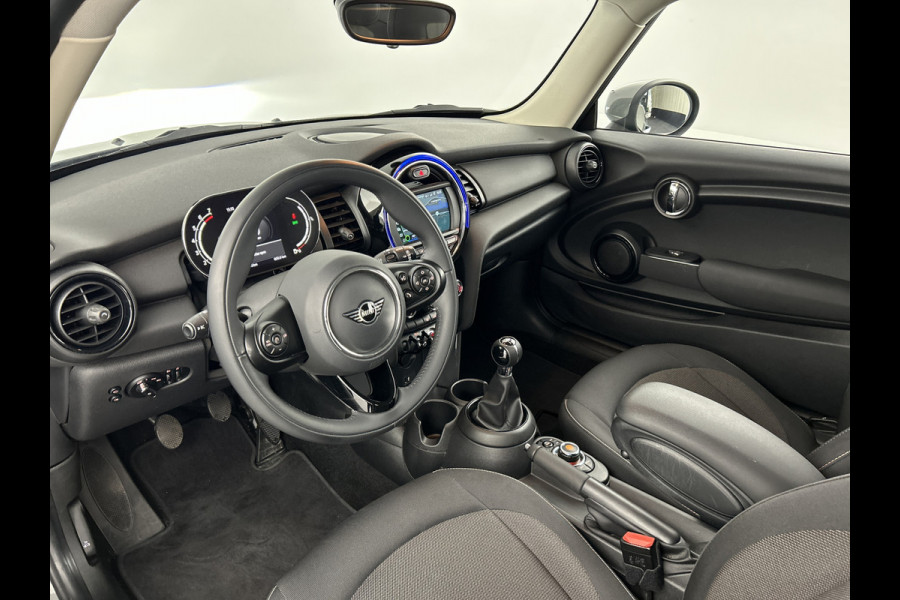 MINI 3-deurs 1.5 Essential Facelift Digi.Dash/Carplay/Navi/Keyless entry/Park.sens