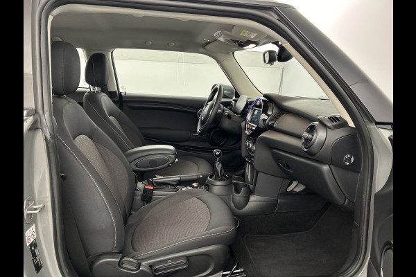 MINI 3-deurs 1.5 Essential Facelift Digi.Dash/Carplay/Navi/Keyless entry/Park.sens