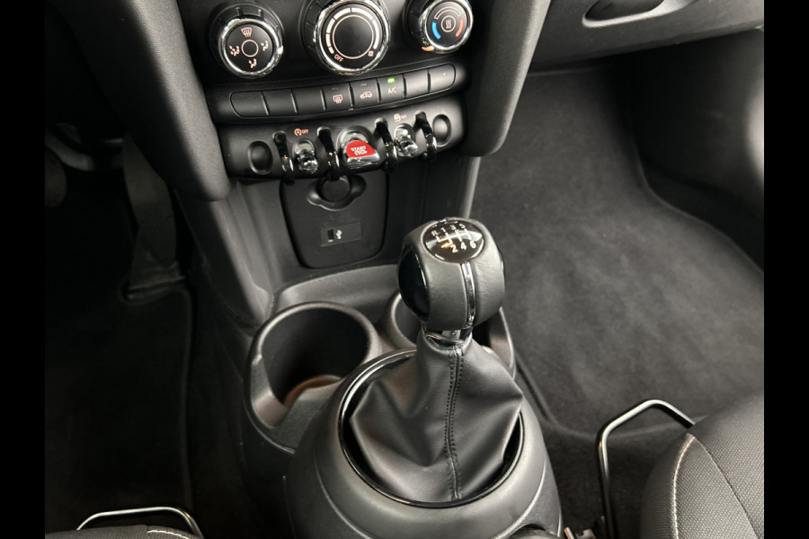 MINI 3-deurs 1.5 Essential Facelift Digi.Dash/Carplay/Navi/Keyless entry/Park.sens