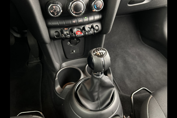 MINI 3-deurs 1.5 Essential Facelift Digi.Dash/Carplay/Navi/Keyless entry/Park.sens
