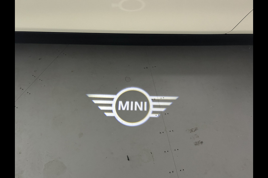 MINI Cooper 1.5 136 PK Aut. Heddon Street Ed. Pano-dak/Sportstoelen/Carplay