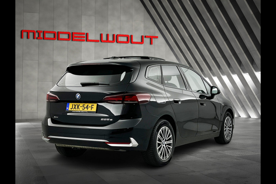 BMW 2 Serie Active Tourer 225e xDrive Luxury Shadow-Line Pano-dak/Camera