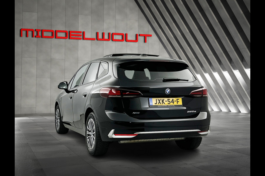 BMW 2 Serie Active Tourer 225e xDrive Luxury Shadow-Line Pano-dak/Camera