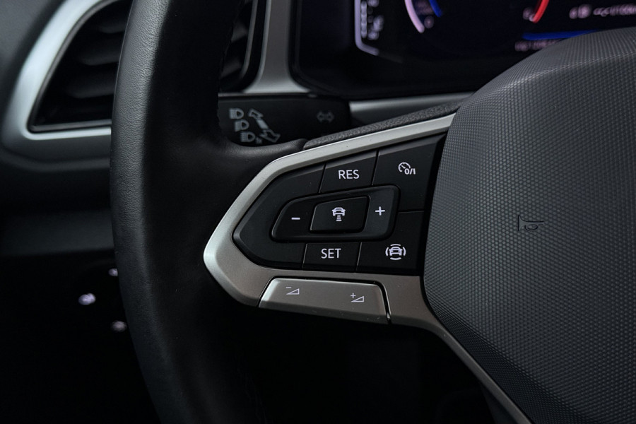 Volkswagen T-Roc 1.0 TSI Life (NAVIGATIE, CAMERA, TREKHAAK, DIGITALE COCKPIT, ADAPTIEVE CRUISE, CARPLAY)