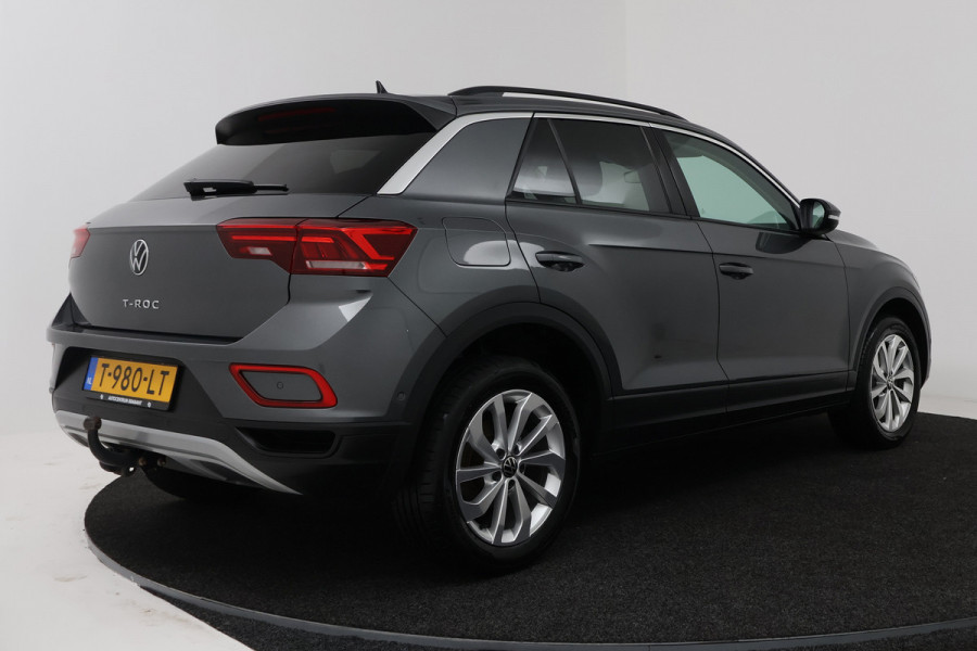 Volkswagen T-Roc 1.0 TSI Life (NAVIGATIE, CAMERA, TREKHAAK, DIGITALE COCKPIT, ADAPTIEVE CRUISE, CARPLAY)