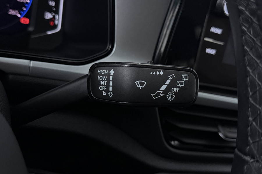 Volkswagen T-Roc 1.0 TSI Life (NAVIGATIE, CAMERA, TREKHAAK, DIGITALE COCKPIT, ADAPTIEVE CRUISE, CARPLAY)