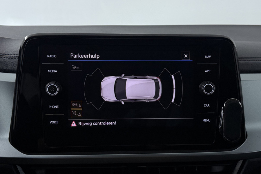 Volkswagen T-Roc 1.0 TSI Life (NAVIGATIE, CAMERA, TREKHAAK, DIGITALE COCKPIT, ADAPTIEVE CRUISE, CARPLAY)