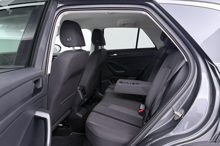 Volkswagen T-Roc 1.0 TSI Life (NAVIGATIE, CAMERA, TREKHAAK, DIGITALE COCKPIT, ADAPTIEVE CRUISE, CARPLAY)