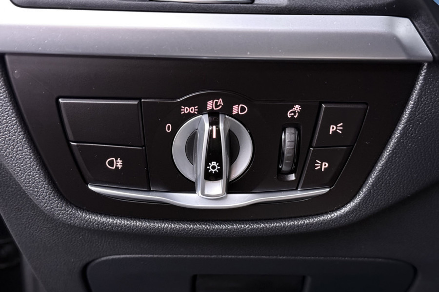 BMW iX3 High Executive 80 kWh (PANORAMADAK, 360 CAMERA, SFEERVERLICHTING, ADAPTIVE CRUISE, TREKHAAK WEGKLAPBAAR, AUTOPILOT)