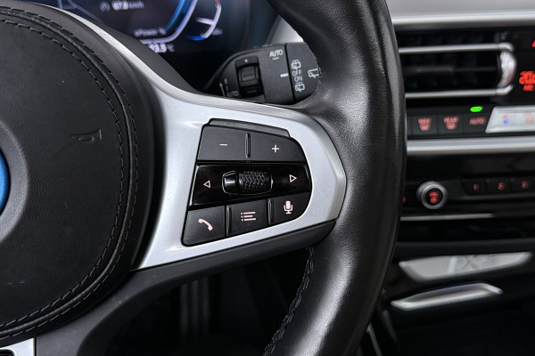 BMW iX3 High Executive 80 kWh (PANORAMADAK, 360 CAMERA, SFEERVERLICHTING, ADAPTIVE CRUISE, TREKHAAK WEGKLAPBAAR, AUTOPILOT)