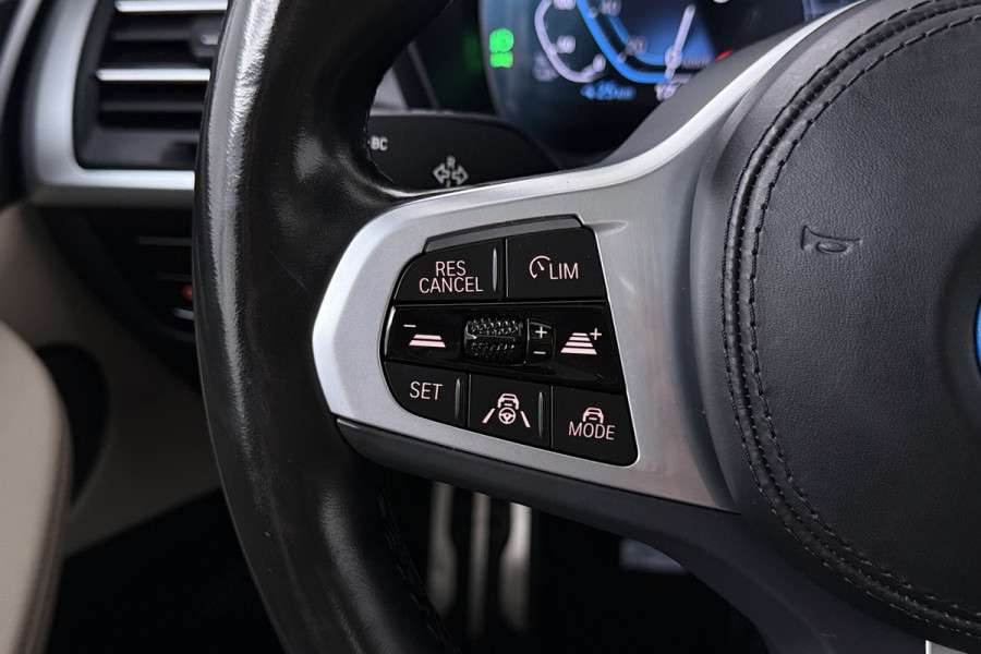 BMW iX3 High Executive 80 kWh (PANORAMADAK, 360 CAMERA, SFEERVERLICHTING, ADAPTIVE CRUISE, TREKHAAK WEGKLAPBAAR, AUTOPILOT)