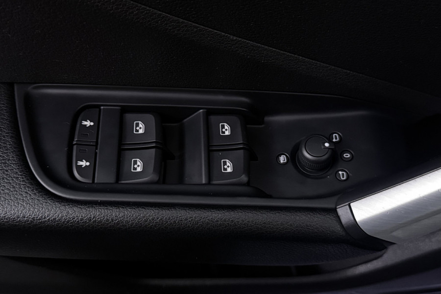 Audi Q2 1.4 TFSI CoD #limited (GROOT-NAVIGATIE, DIGITALE COCKPIT, STOELVERWARMING, ADAPTIEVE CRUISE, LED)