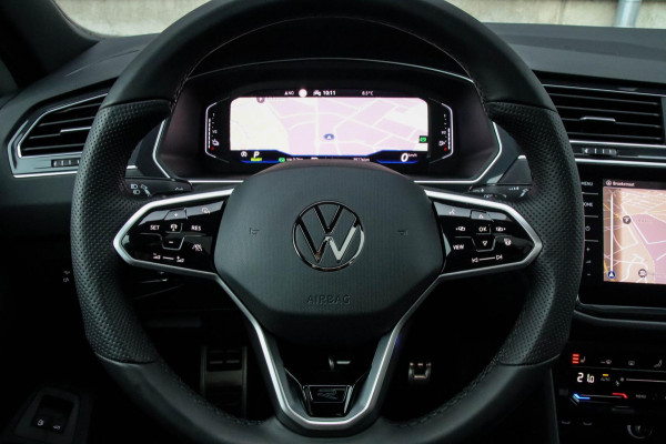 Volkswagen Tiguan 1.4 TSI eHybrid R-Line Business DSG 245pk Panoramadak|Virtual Cockpit|IQ LED Plus|NAVI|ACC|Black|19inch|Trekhaak